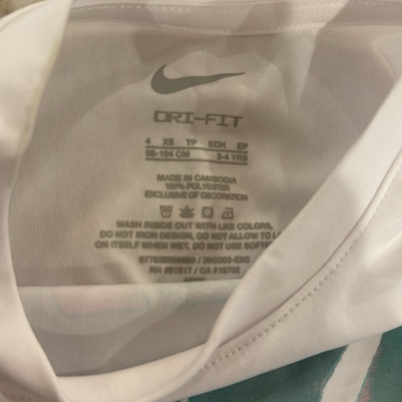 Gently worn Nike drifit girls set - Picture 2 of 2